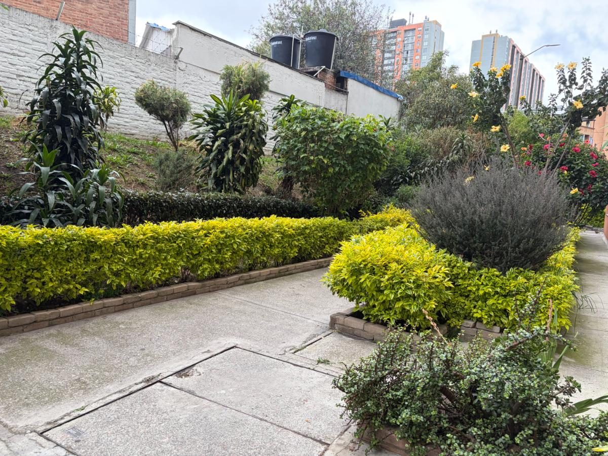 PRIMAVERA OCCIDENTAL VENTA APARTAMENTO en PRIMAVERA OCCIDENTAL, Bogotá