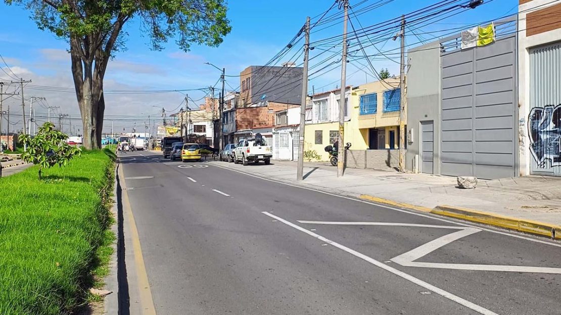 Casa comercial y/o residencial en Alamos Dorado venta, Barrio Los Angeles. en Bogotá